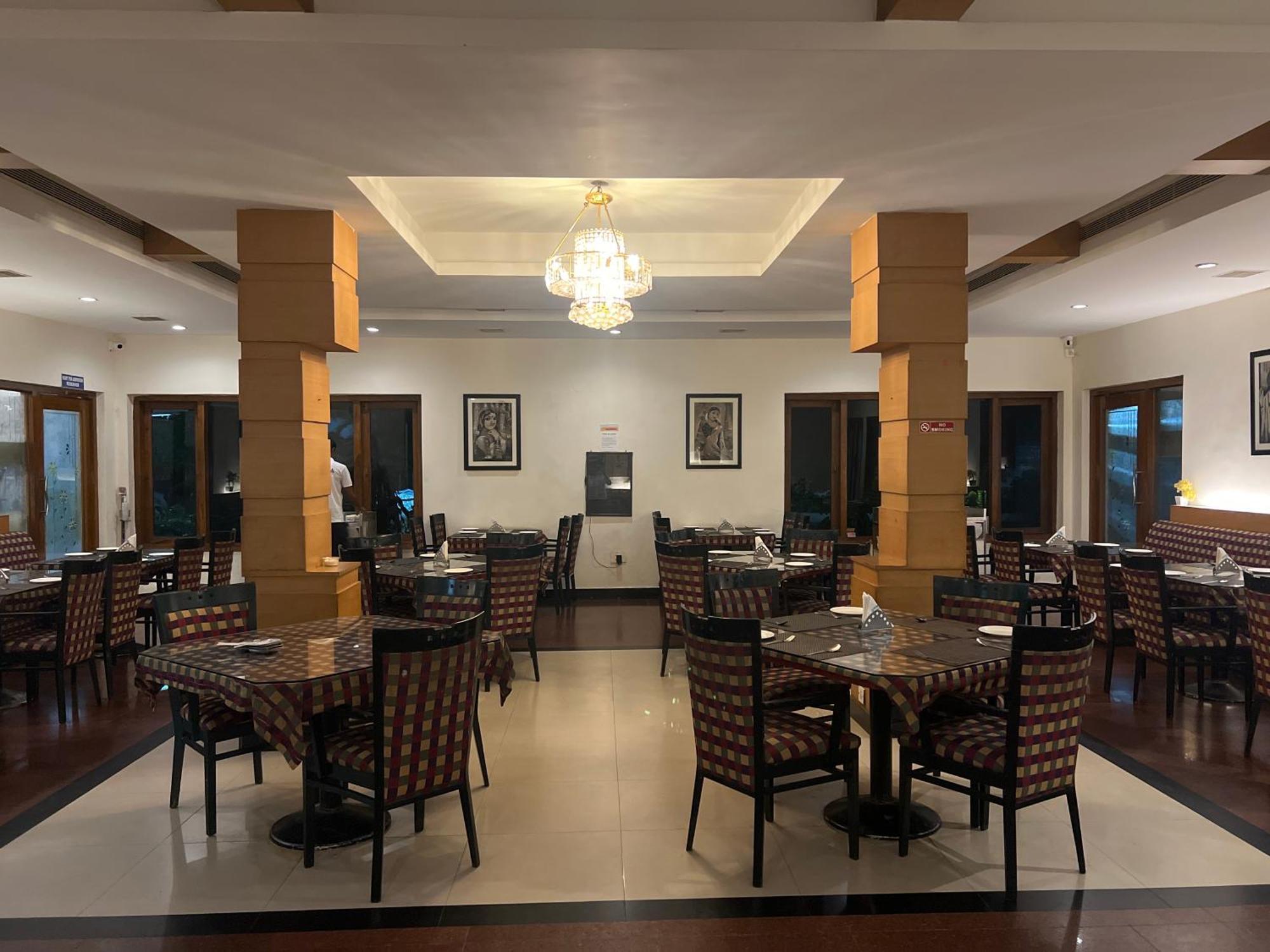 Varada Nagavali Hotel Srikakulam Exterior photo